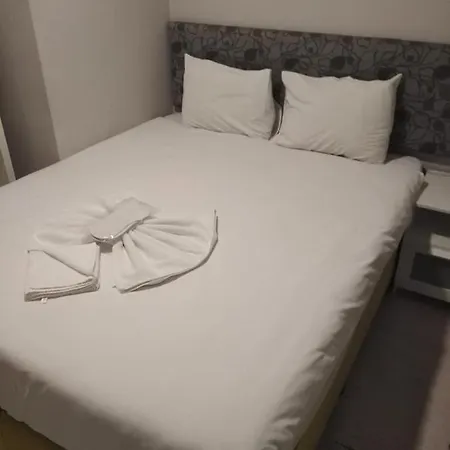 Aparthotel Crux *