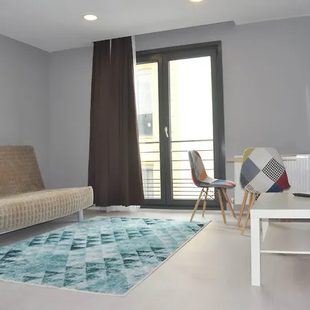 Crux Aparthotel *